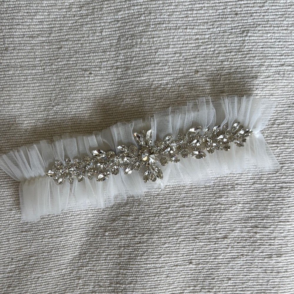 ASOS White and Silver Tulle Garter